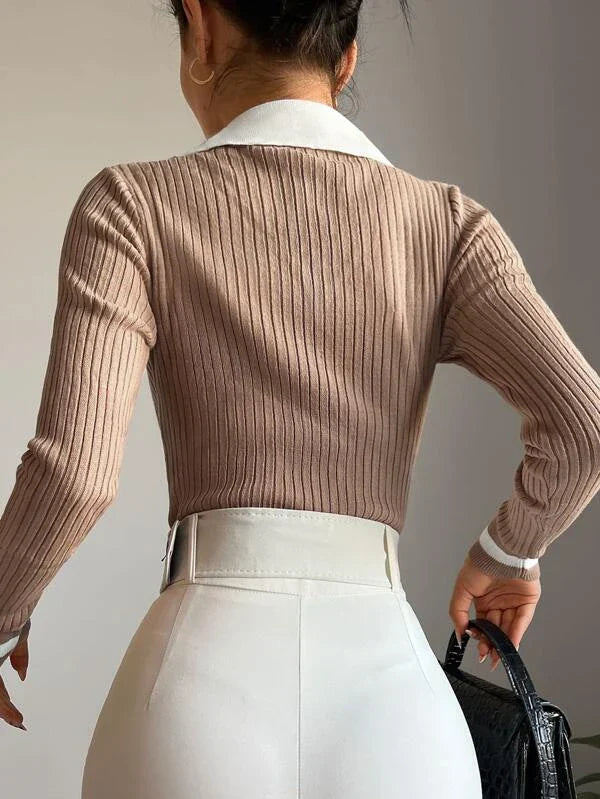 Belle Couture | Camel trui met contrasterende kraag