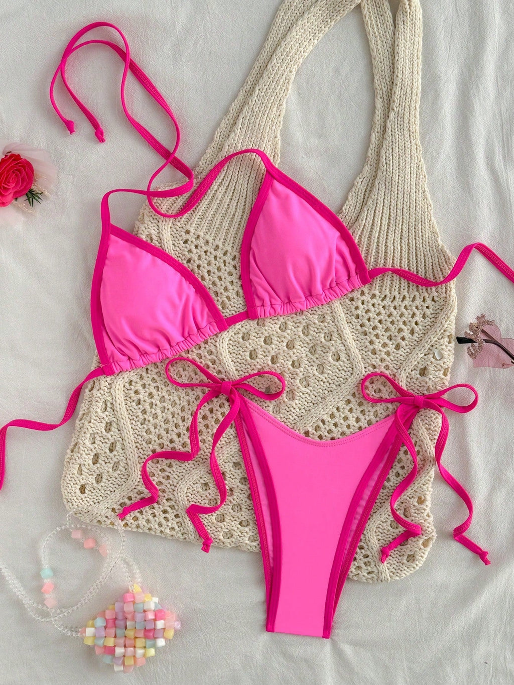 Amara | Triangle Bikini met Contrastzoom