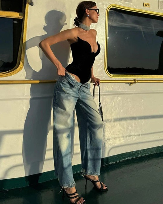 Athenia | Rugloze Vlindertop