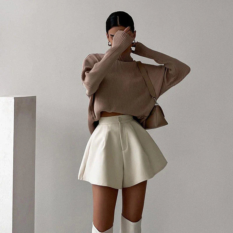 Goldie | Flared short