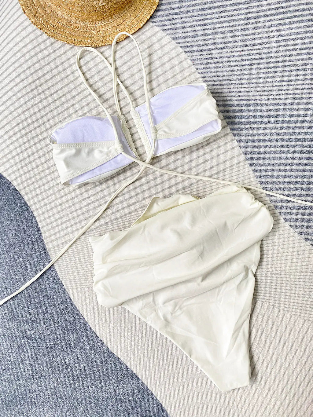 Robine | Bikini met Halternek en Bloemdetail