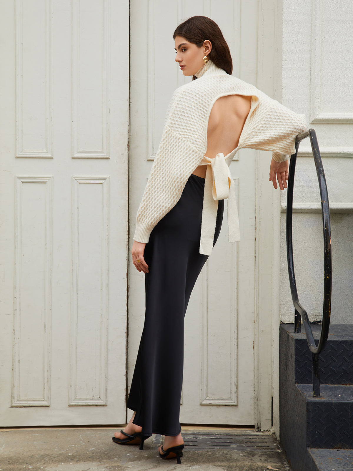 Suze | Mock neck trui met strik in de rug
