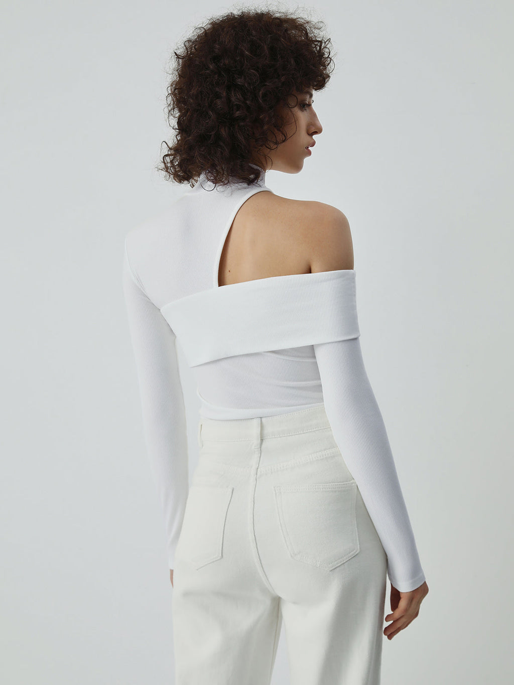 Fenna | Geribd topje met cut-out detail