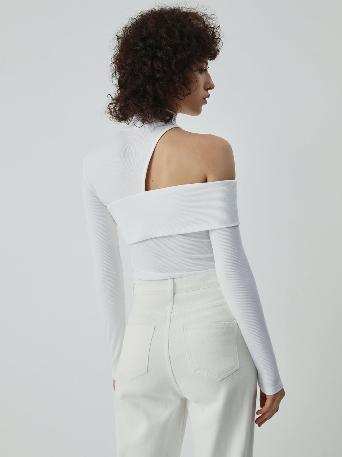 Fenna | Geribd topje met cut-out detail