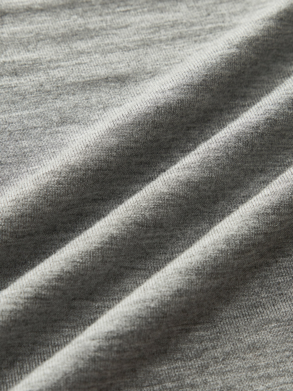 Belle Couture | Asymmetrisch T-shirt met geplooide mouwen