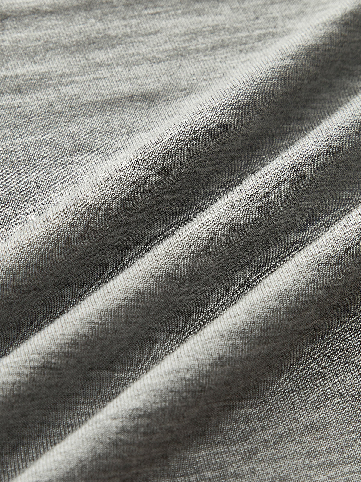 Belle Couture | Asymmetrisch T-shirt met geplooide mouwen