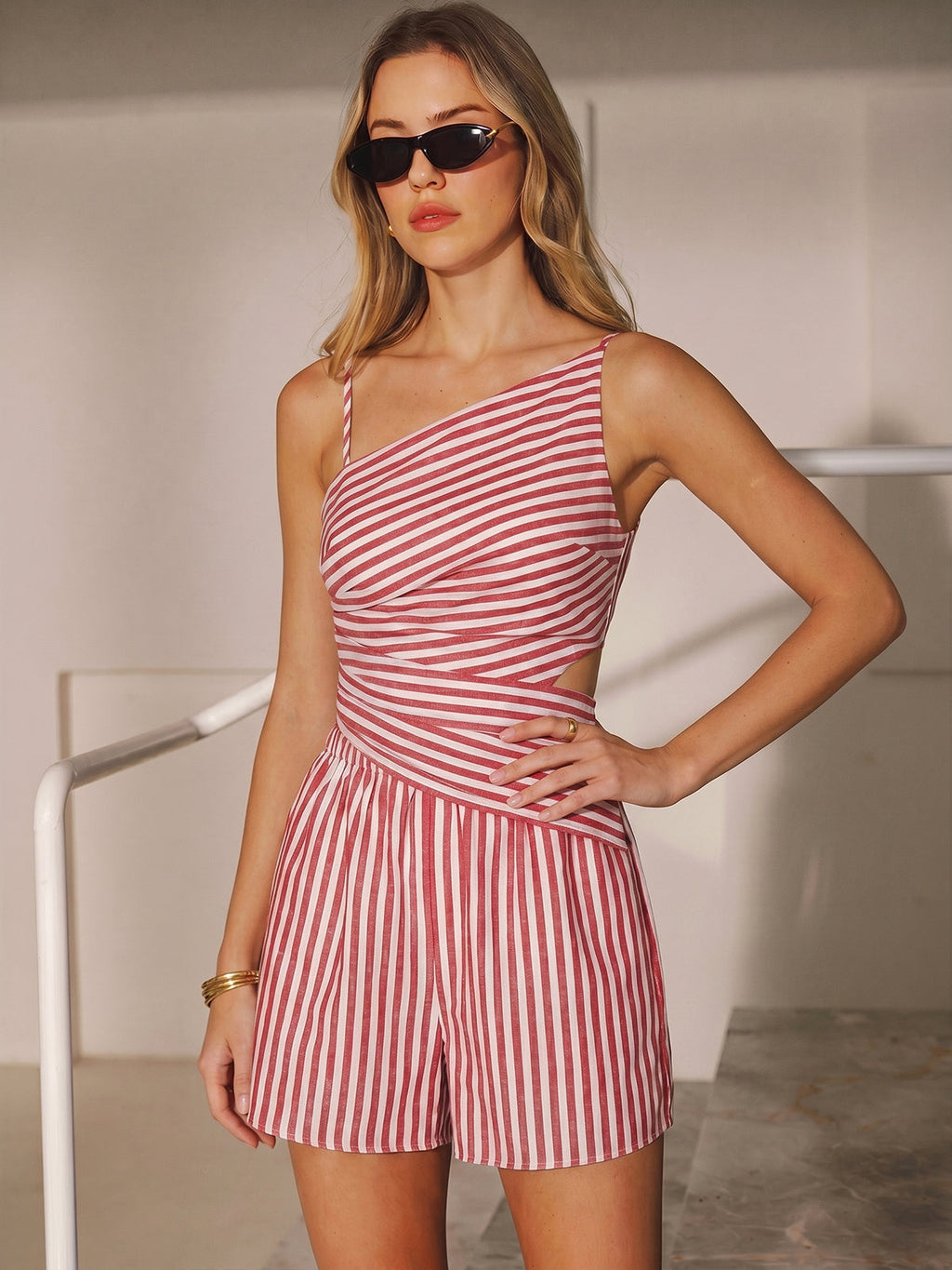 Rozy | Gestreepte set met cut-out detail