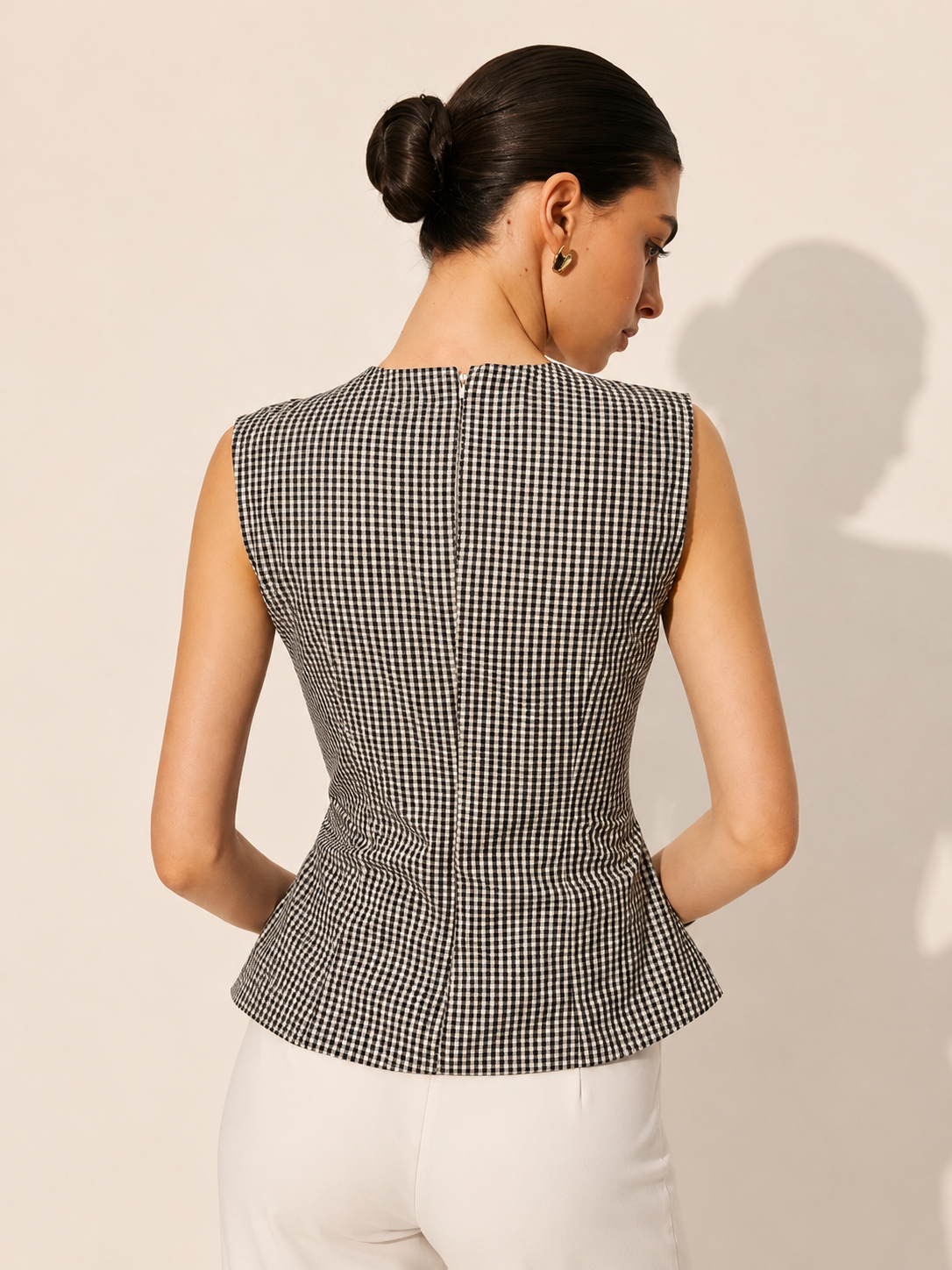 Noë | Geruite mouwloze blouse met Gedrapeerde Details