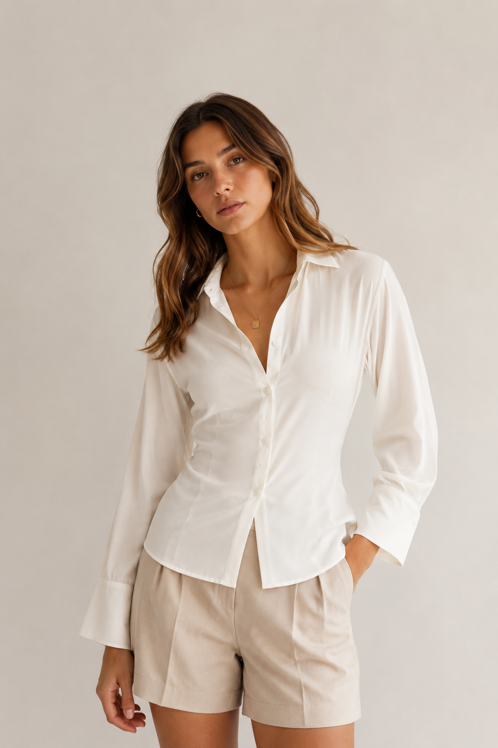 Eva | Blouse met v-hals en strikdetail op de rug