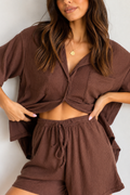 Noa | Tweedelige lounge set met oversized blouse en short