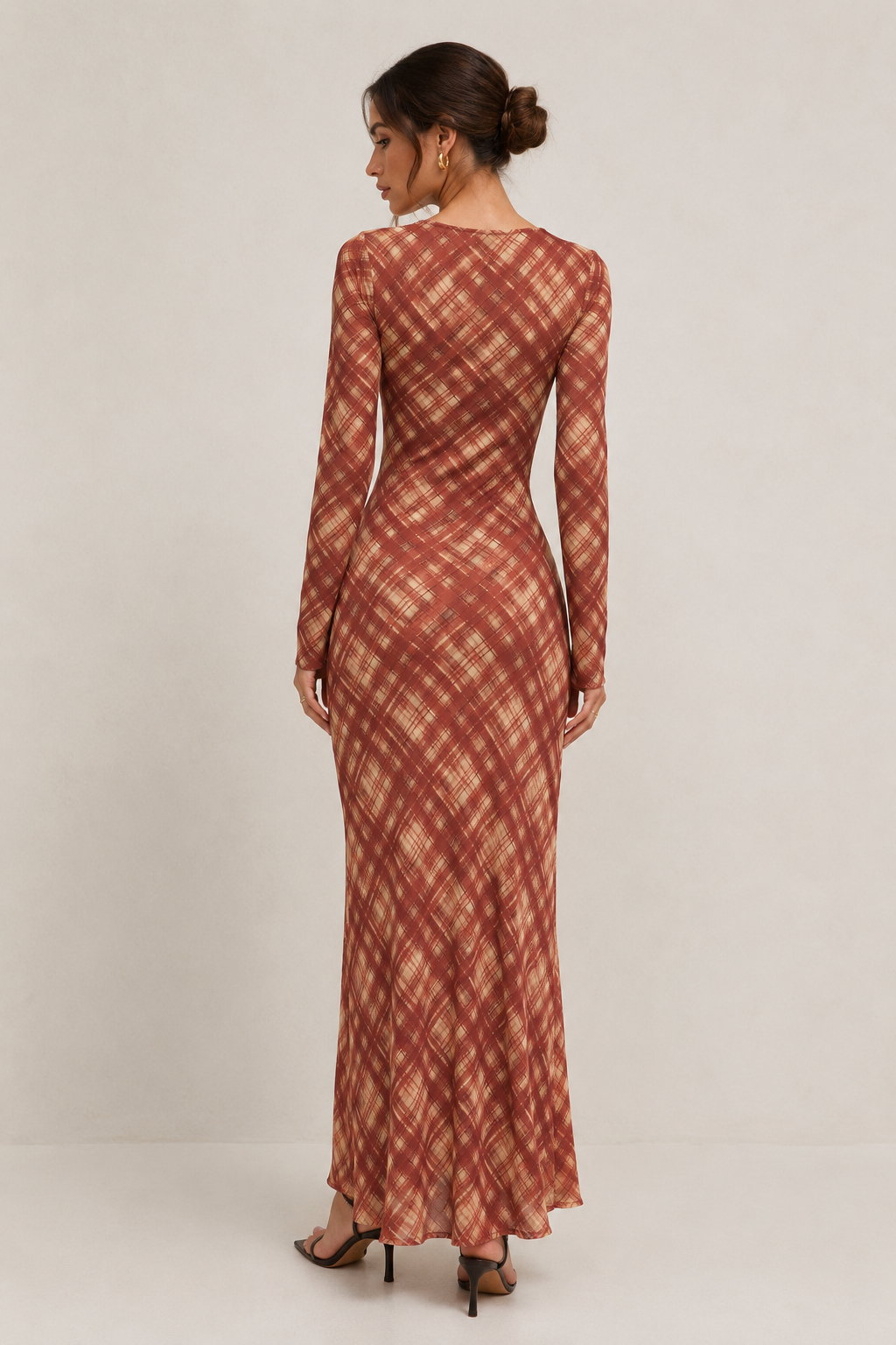 Puck | Maxi jurk met striksluiting en ruitprint