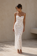 Charlotte | Kanten maxi jurk met strikdetail en spaghettibandjes