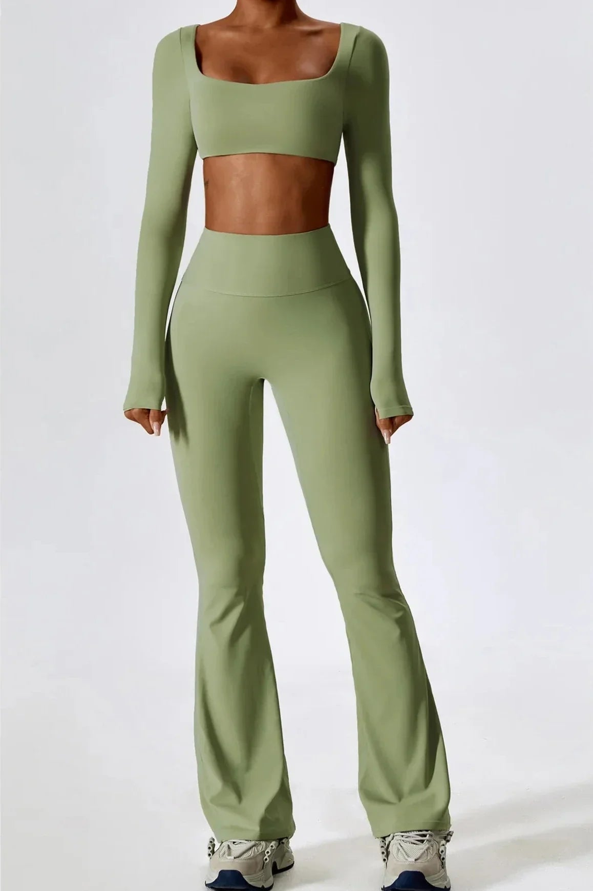 Sara | Sportset met longsleeve crop top en flared legging