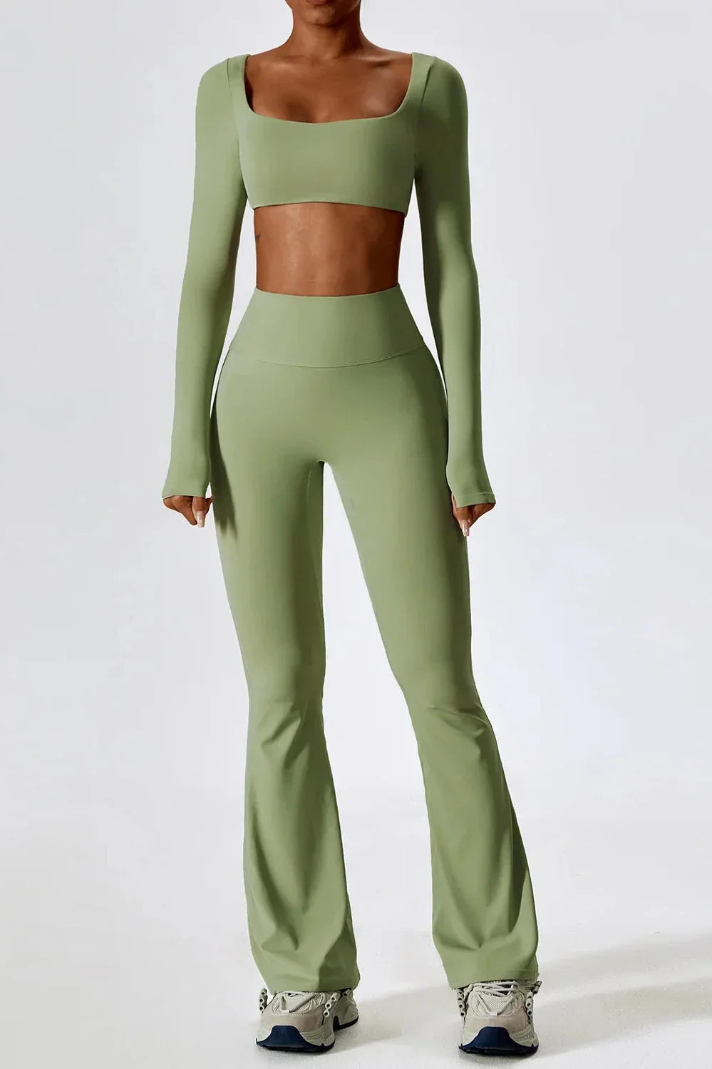 Sara | Sportset met longsleeve crop top en flared legging