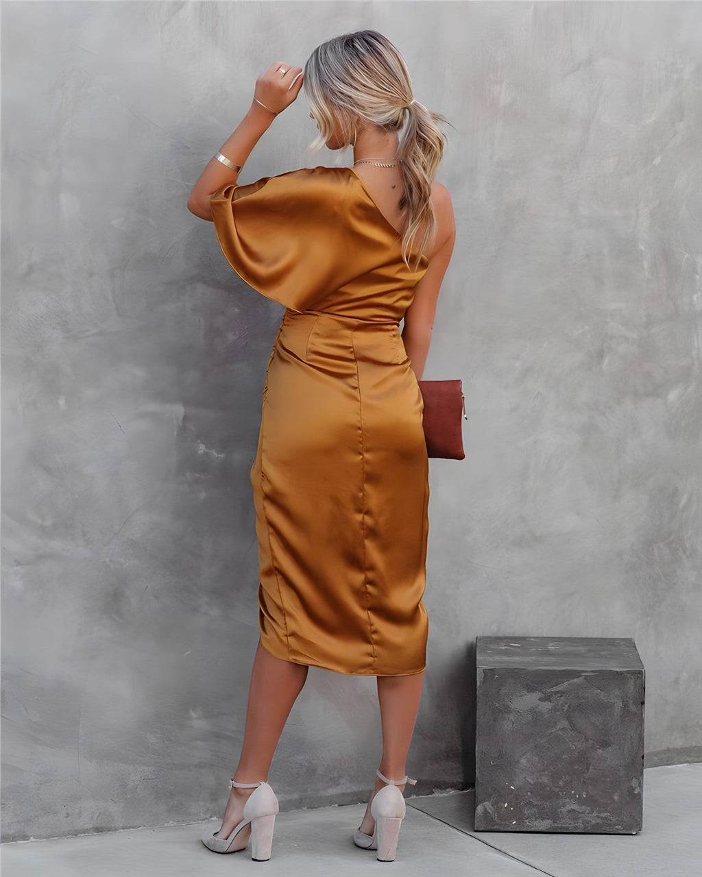 Emé | Satijnen one-shoulder maxi jurk
