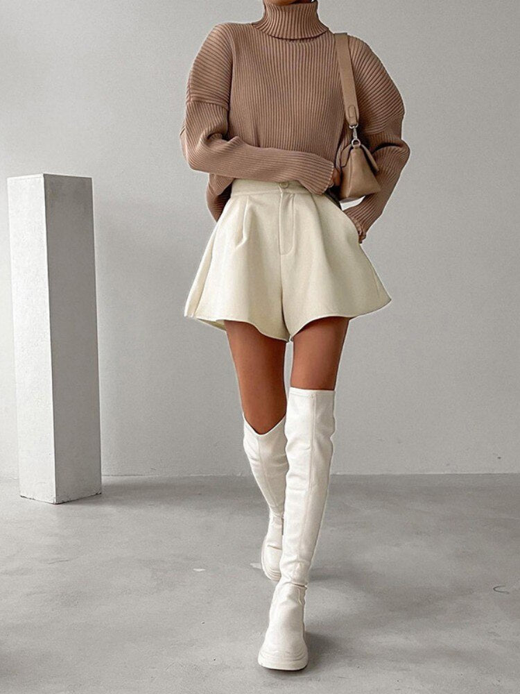 Goldie | Flared short