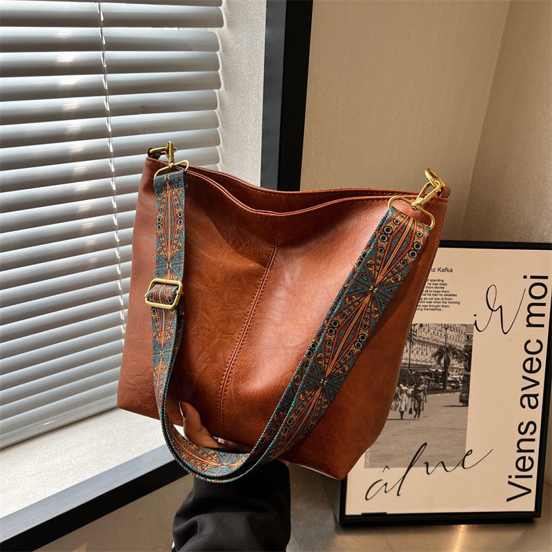 Mila | Schoudertas met bohemian schouderband
