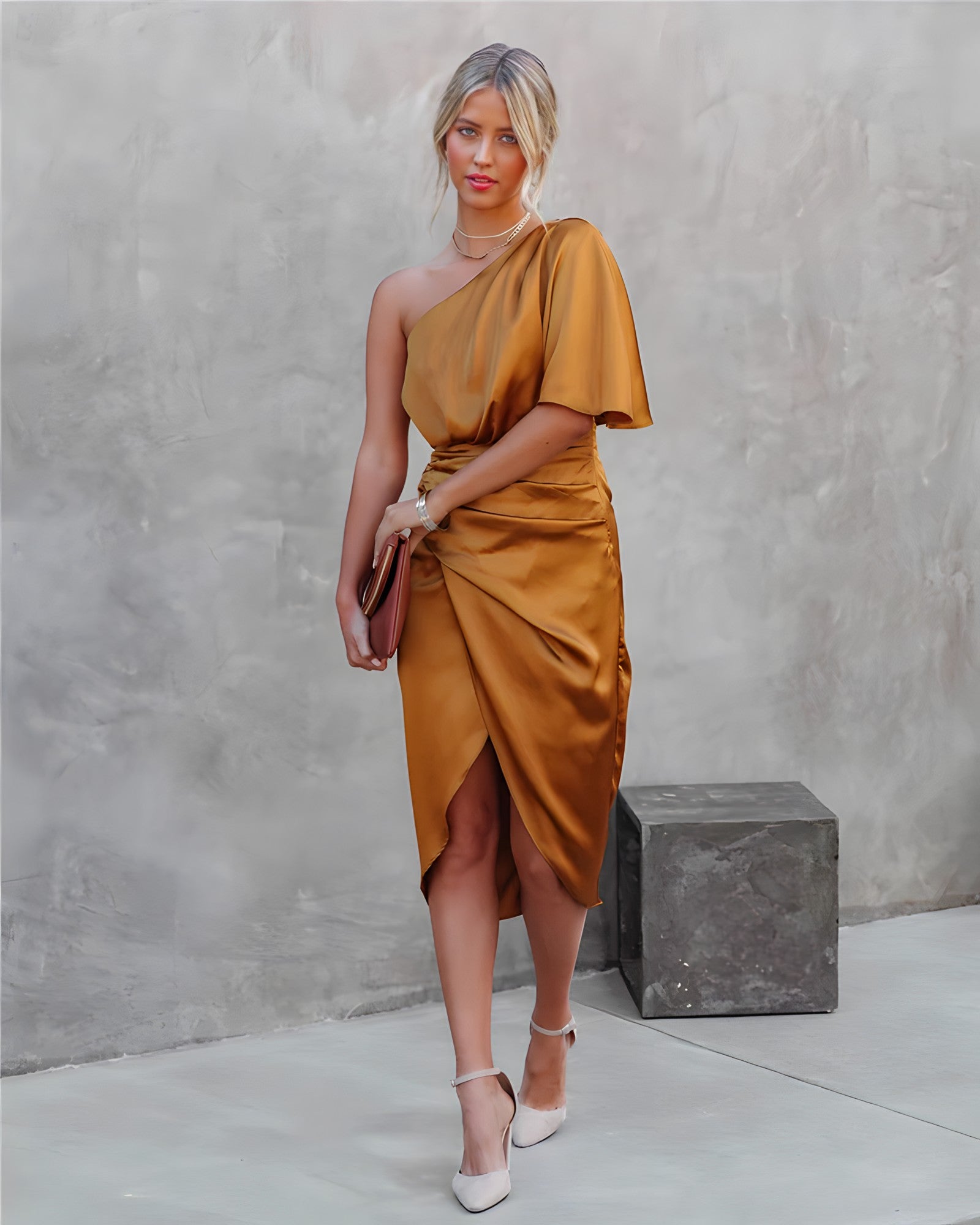 Emé | Satijnen one-shoulder maxi jurk