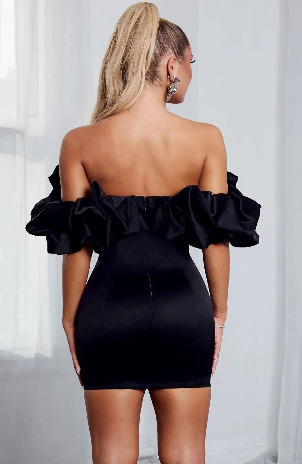 Sasha | Elegante Halslijn Jurk