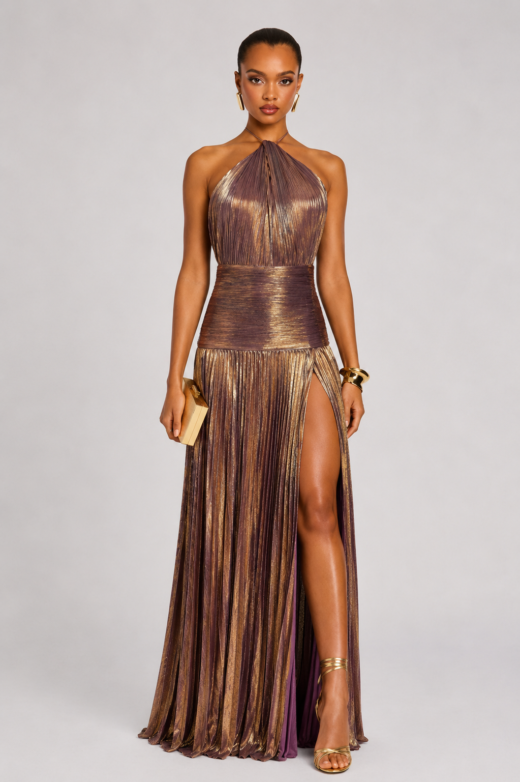 Vivienne glanzende halter maxi jurk met hoge split voor dames in elegante luxe avondstijl
