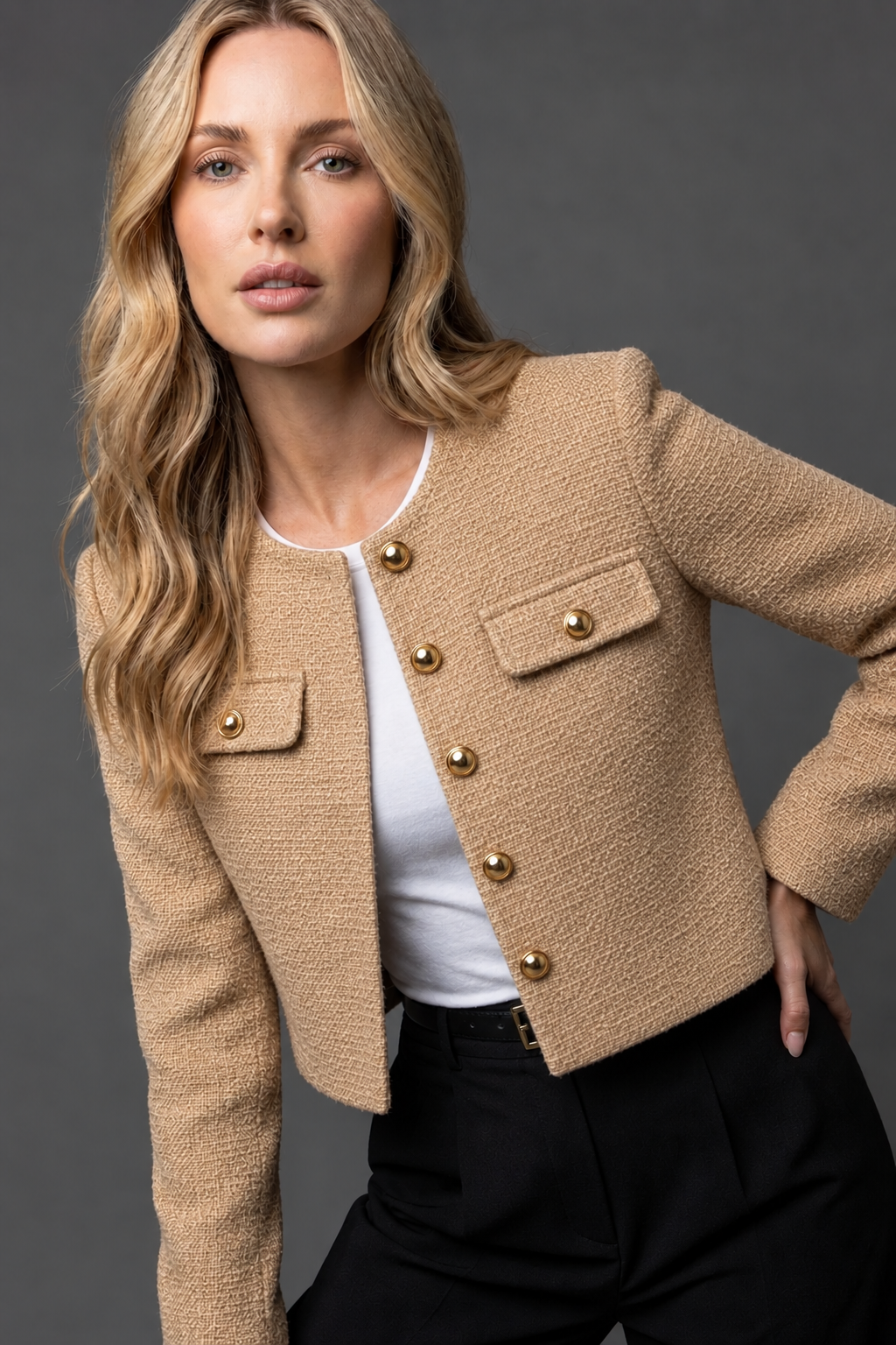 Josée | Korte Tweed Blazer met Gouden Knopen