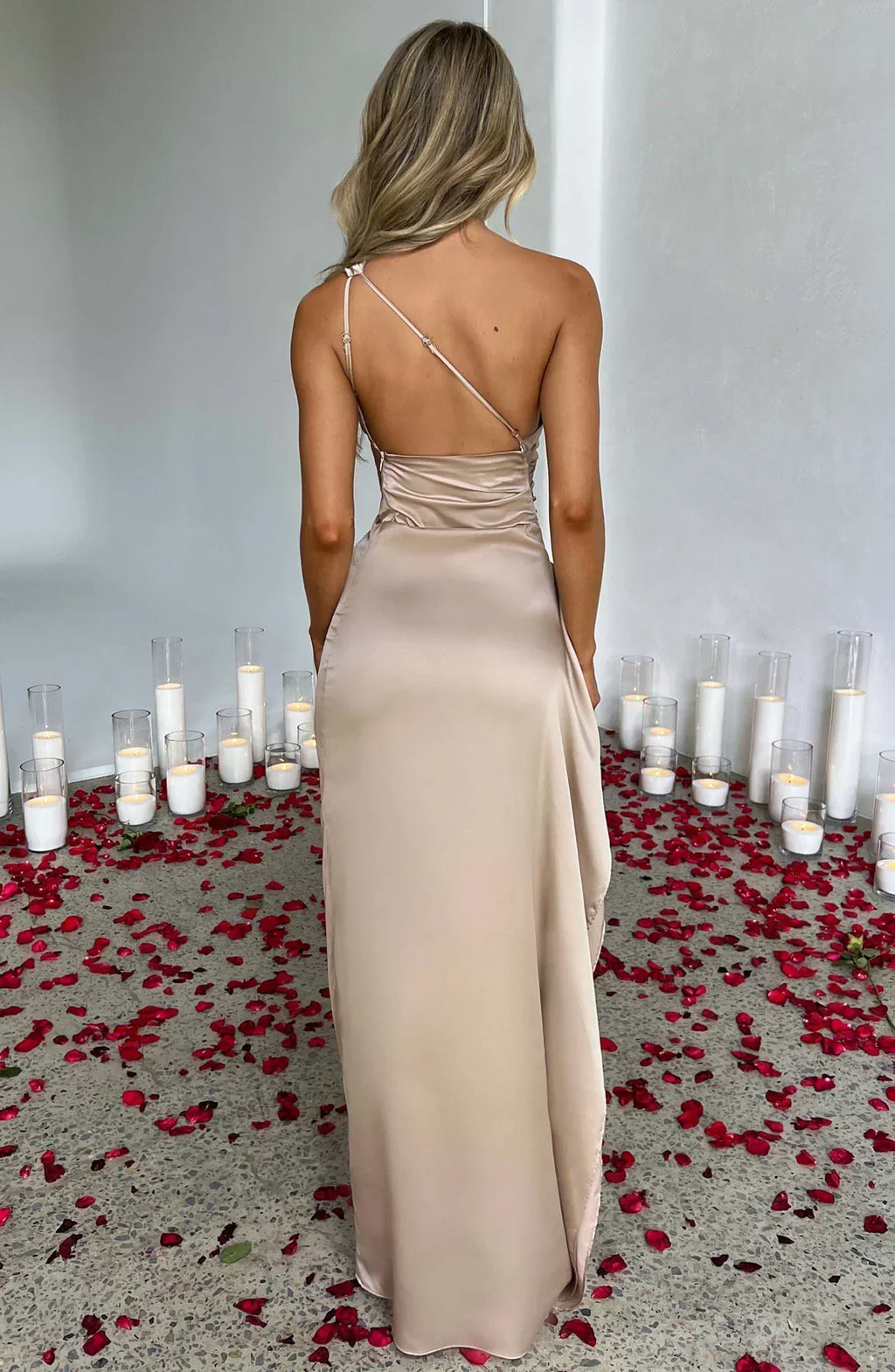 Vera | Satijnen one-shoulder maxi jurk met split