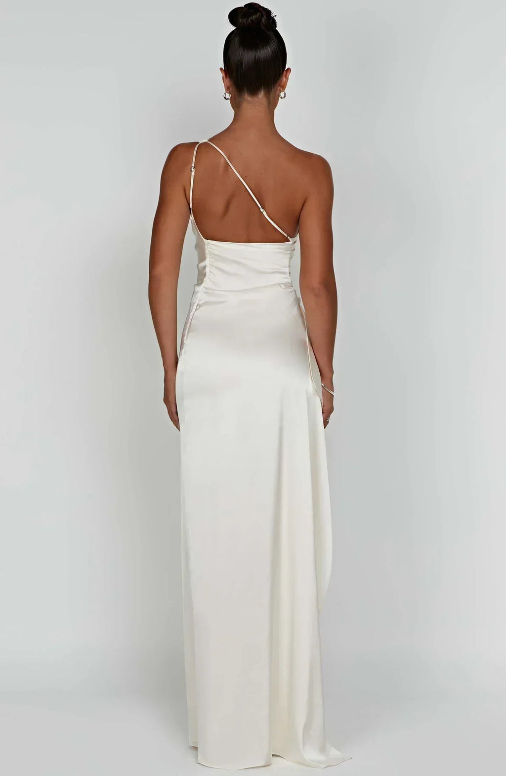 Vera | Satijnen one-shoulder maxi jurk met split