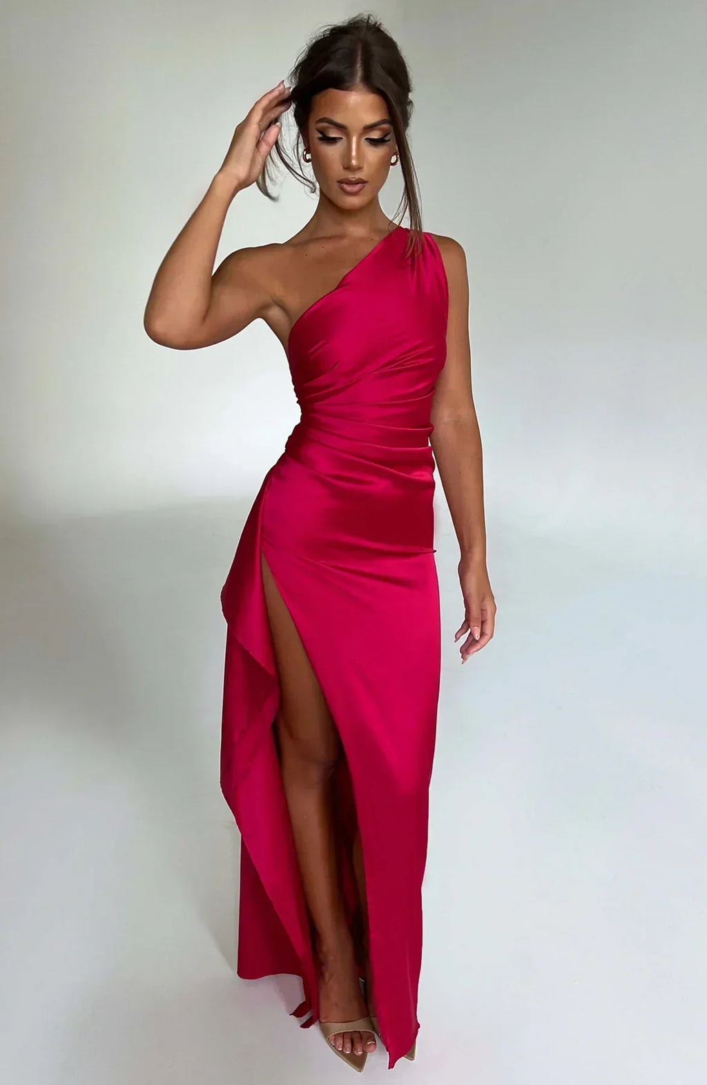 Vera | Satijnen one-shoulder maxi jurk met split