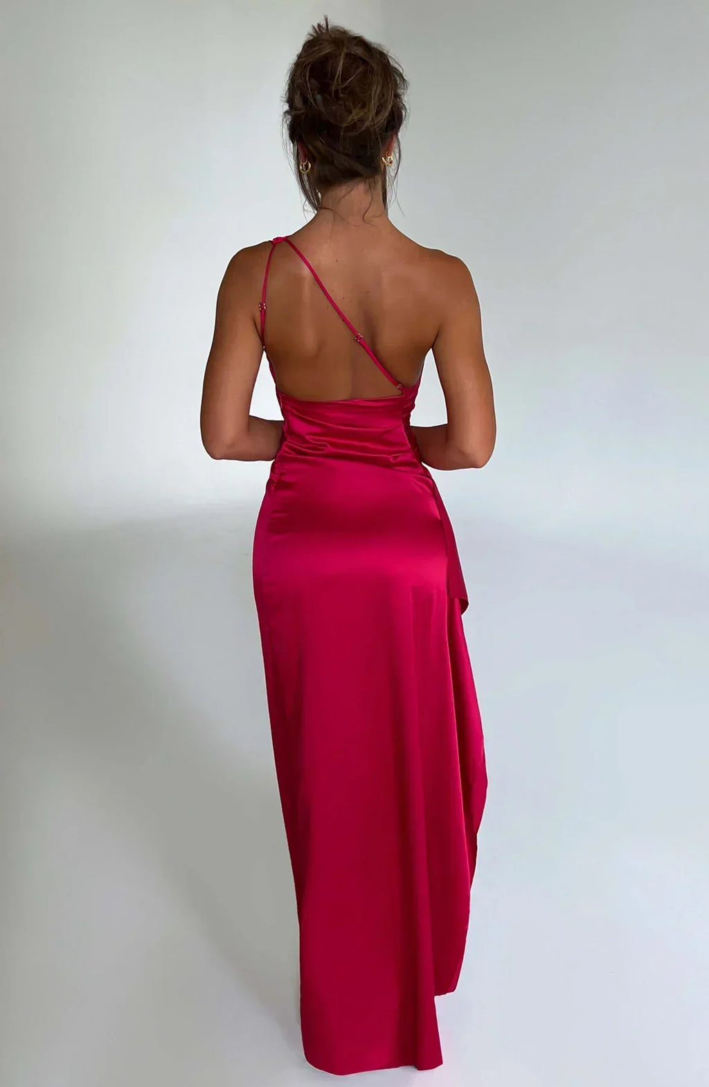 Vera | Satijnen one-shoulder maxi jurk met split