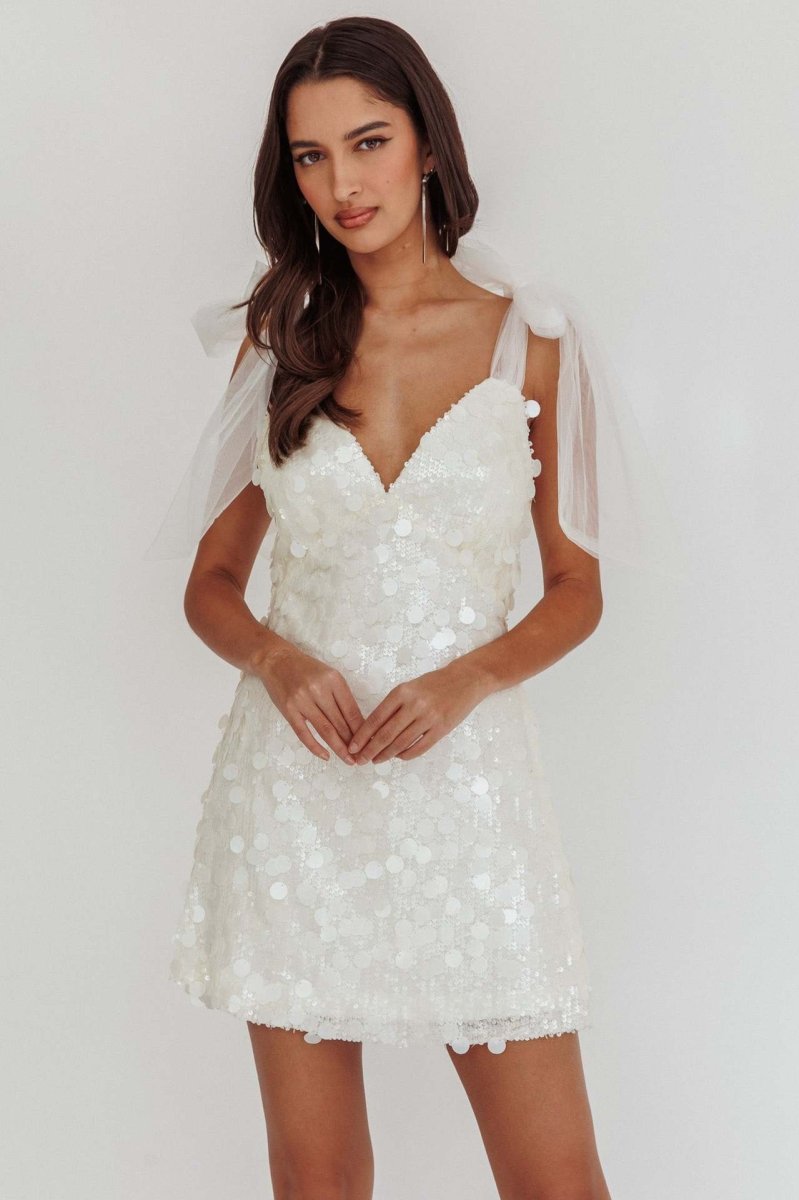 Mini Cocktailjurk voor Dames met V-hals, Tule Strikbandjes en Paillettenborduursels