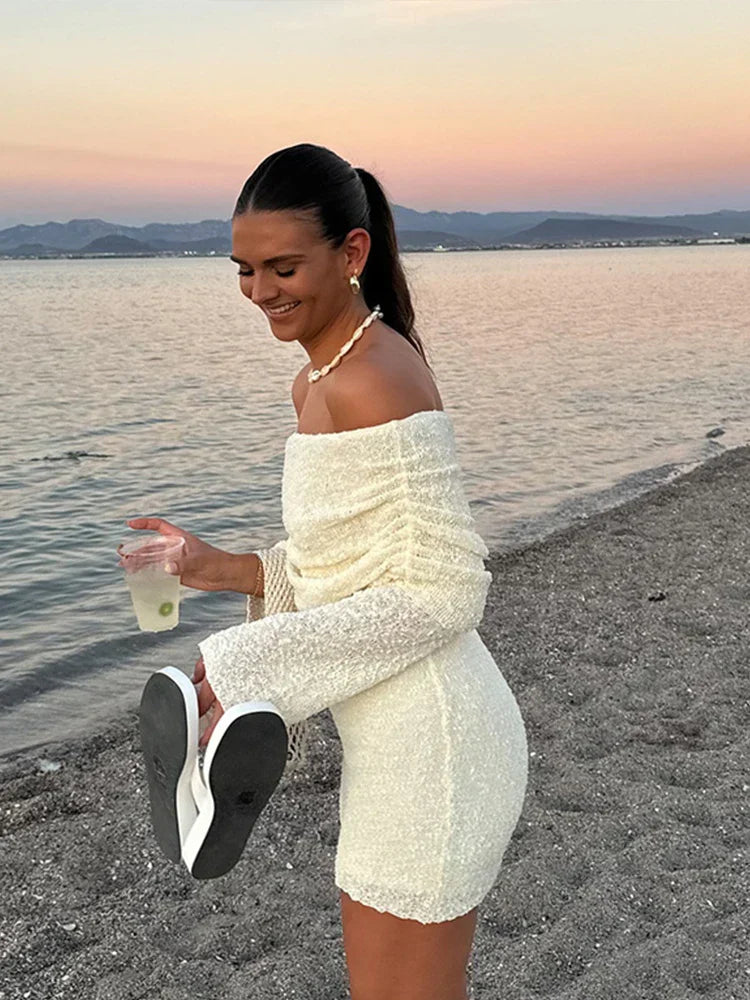 Eva | Off-shoulder minijurk met trompetmouwen