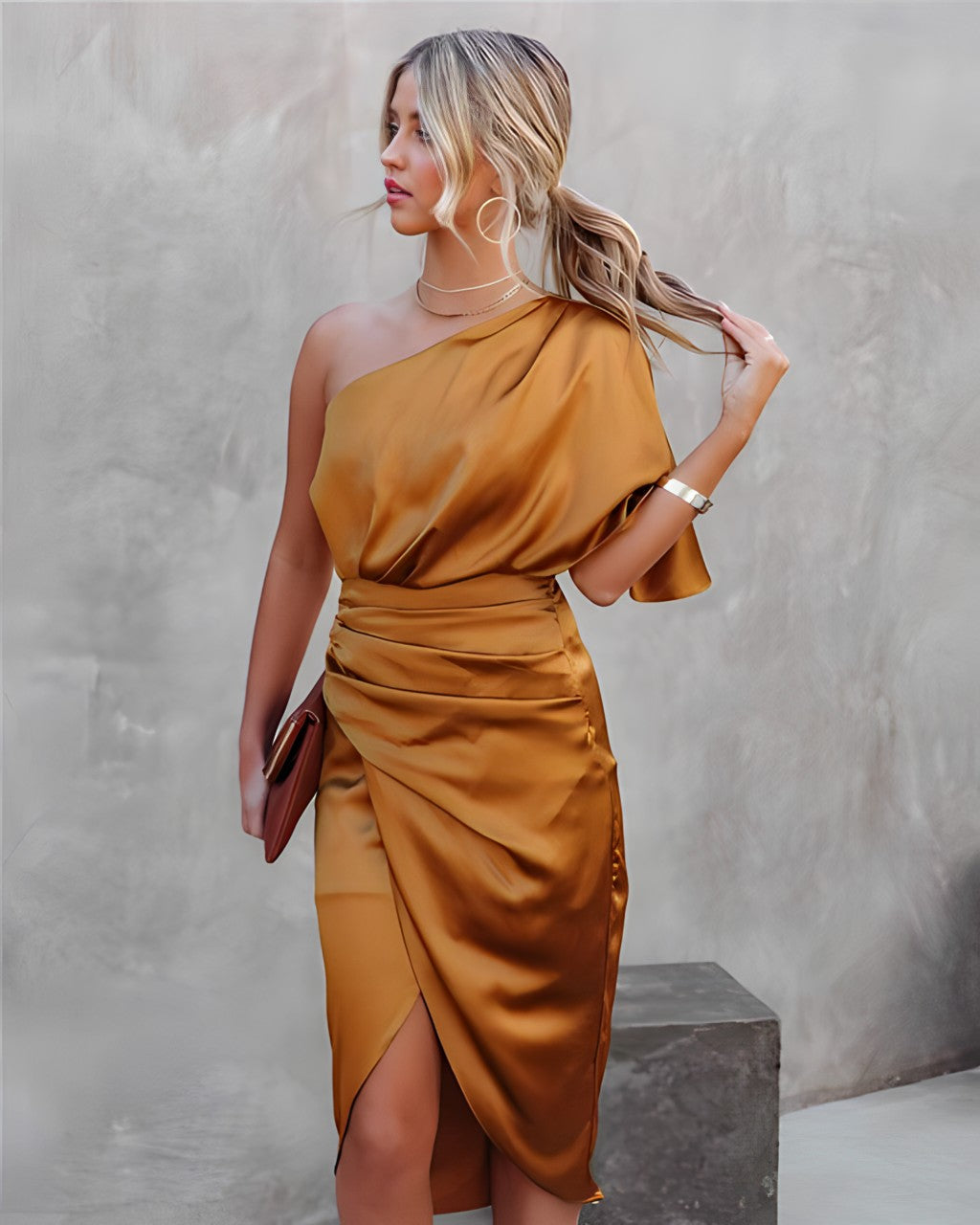 Emé | Satijnen one-shoulder maxi jurk