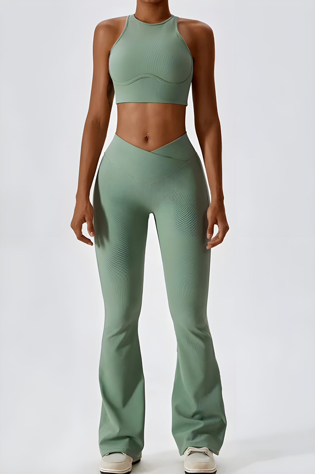 Amy | Sportset met haltertop en flared legging