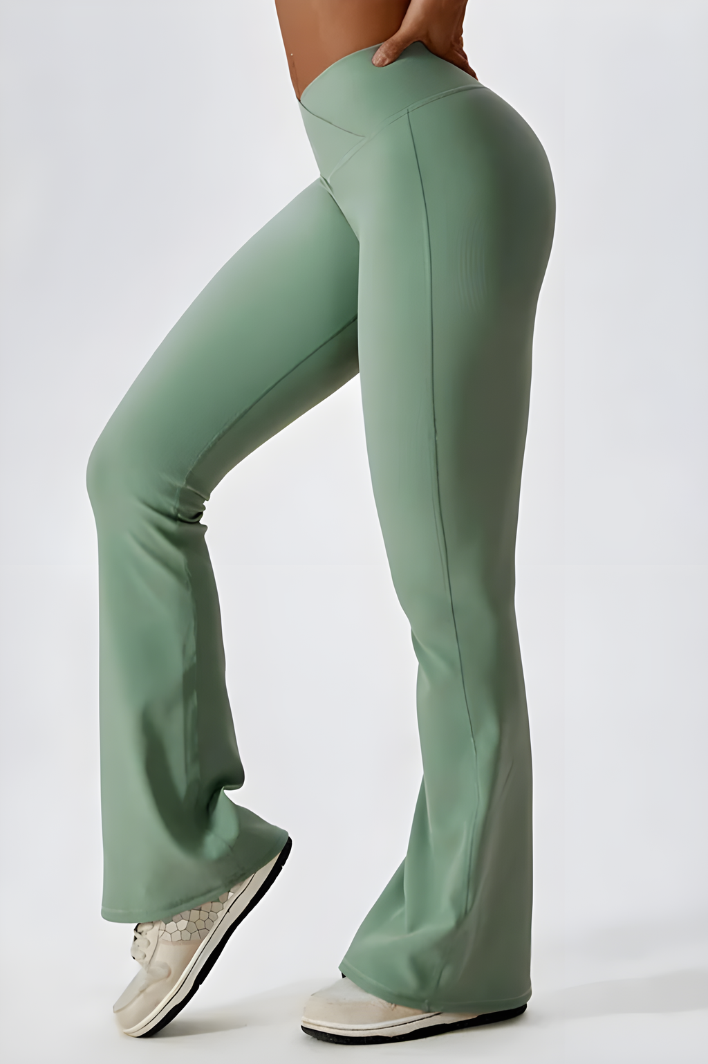 Amy | Sportset met haltertop en flared legging