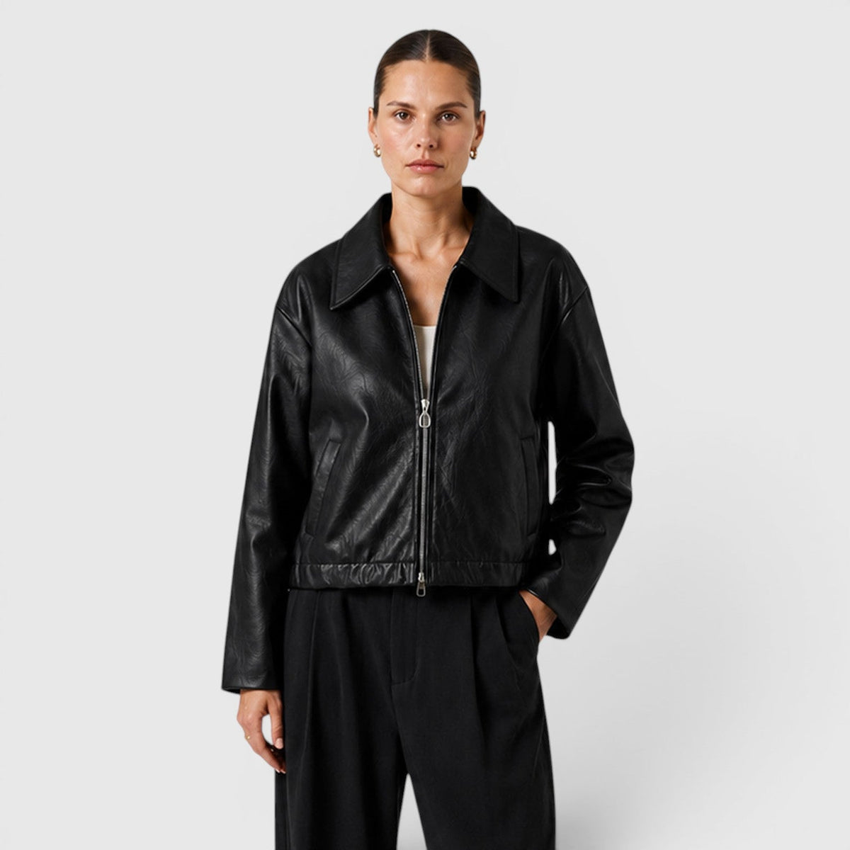 Talena | Zip Leren Jas met Zakken voor Slim Casual Stijl