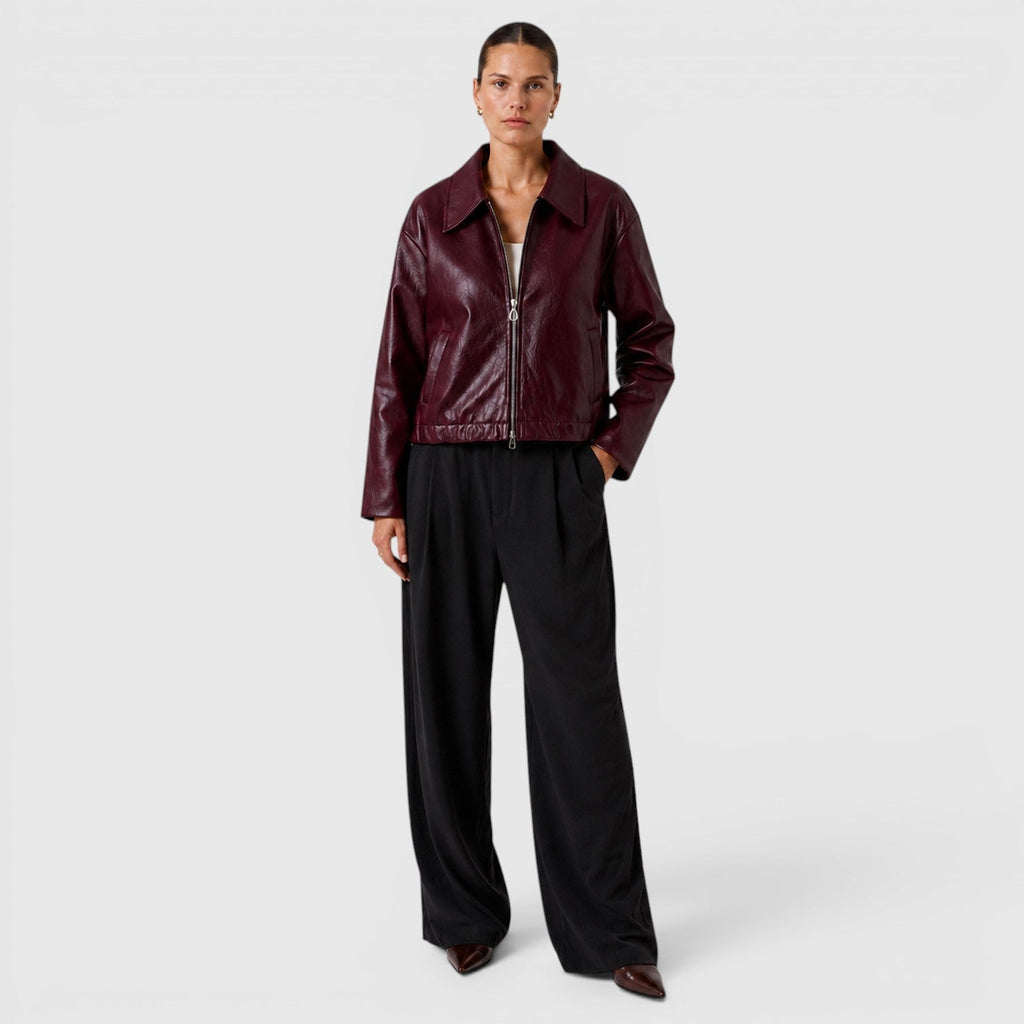 Talena | Zip Leren Jas met Zakken voor Slim Casual Stijl