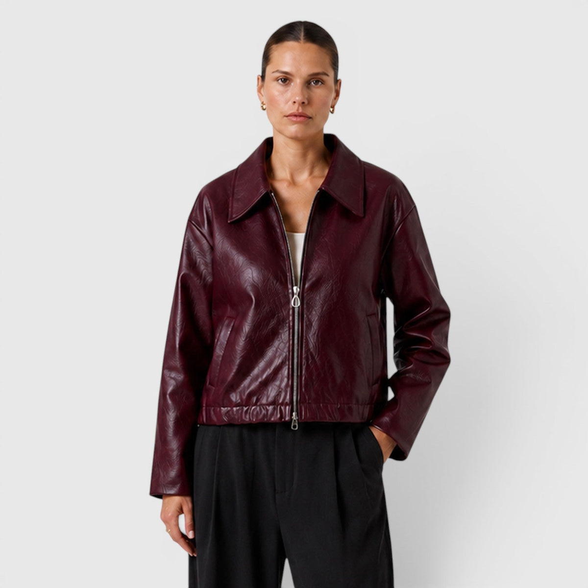 Talena | Zip Leren Jas met Zakken voor Slim Casual Stijl