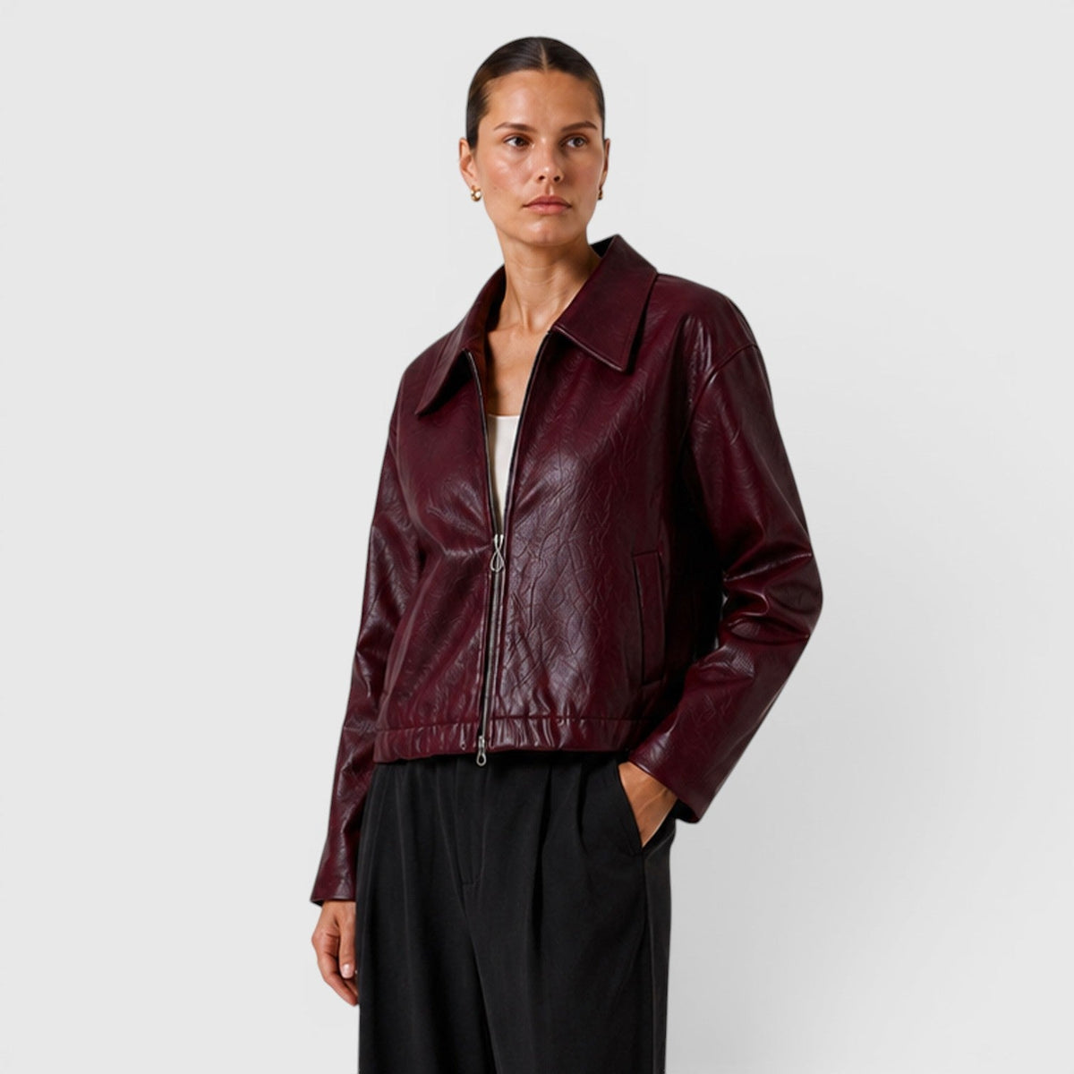 Talena | Zip Leren Jas met Zakken voor Slim Casual Stijl