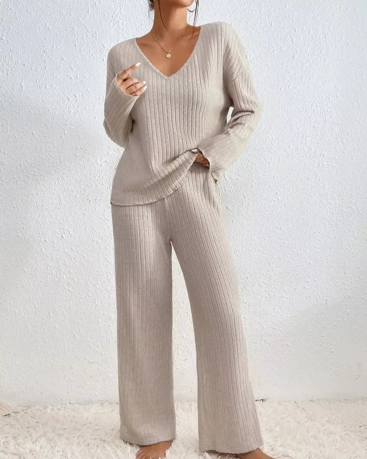 Nieve | Geribde Pyjama Set met V-Hals