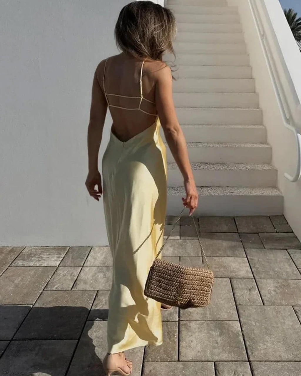 Kirra Satijnen Rugloze Maxi Jurk
