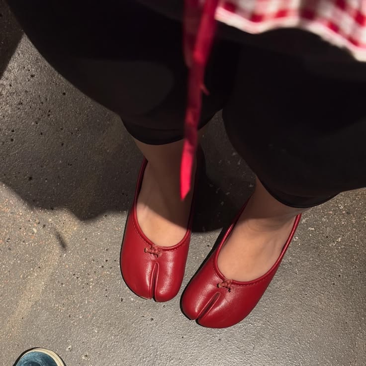 Elizabeth | Split Toe Ballet Flats