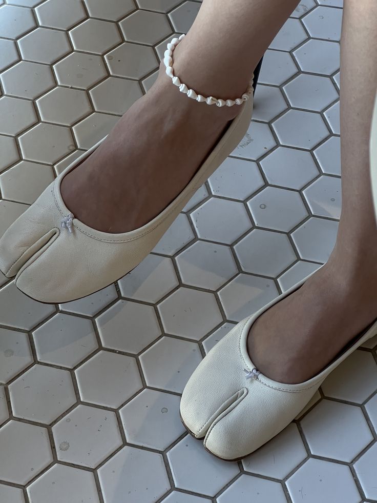 Elizabeth | Split Toe Ballet Flats