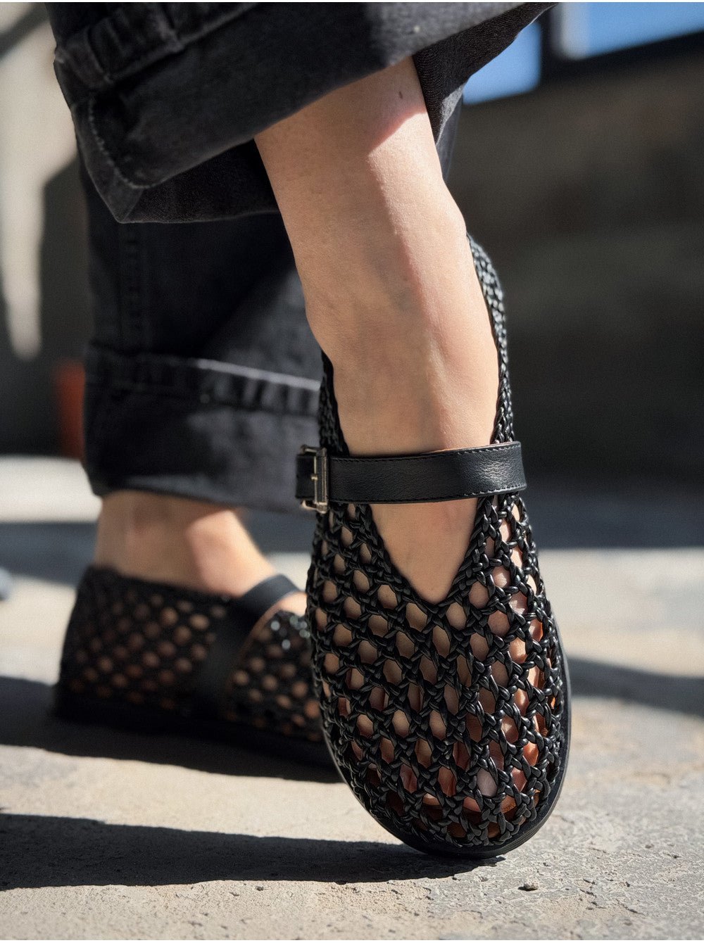 Bianca | Geweven Holle Platte Sandalen